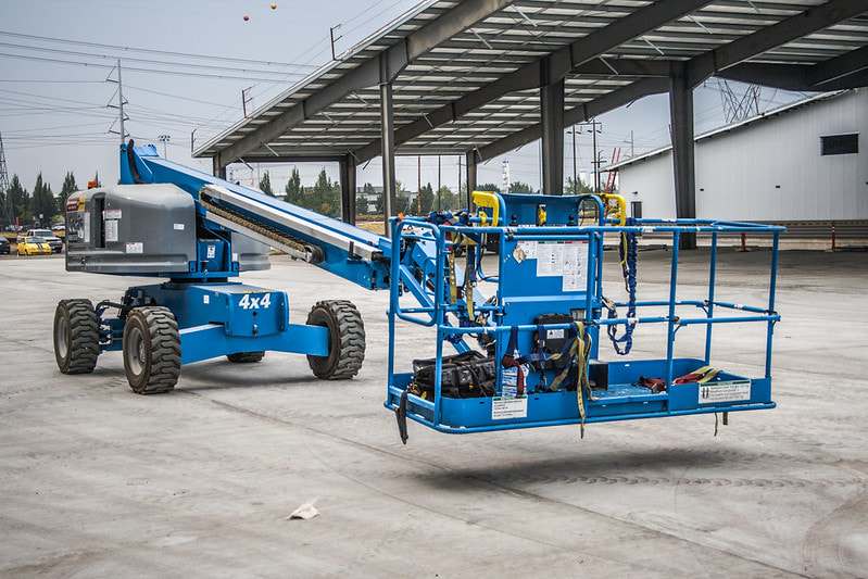 online csa worksafebc aerial lift man lift boom lift operator training course bc vancouver burnaby delta surrey victoria langley richmond nanaimo